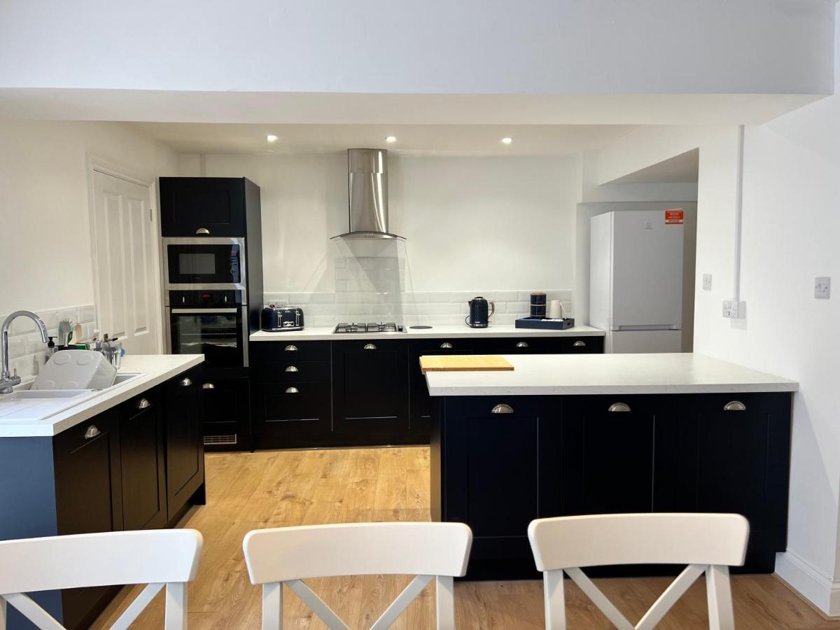 Heathcliff - 5 Bedroom House In Town Centre Tenby Exterior photo